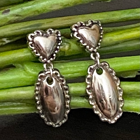 Designer Collection Silver-tone Heart Drop Dangle Earrings - Picture 4 of 10